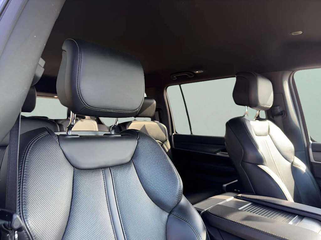 2024 Jeep Wagoneer Series III - Photo 13