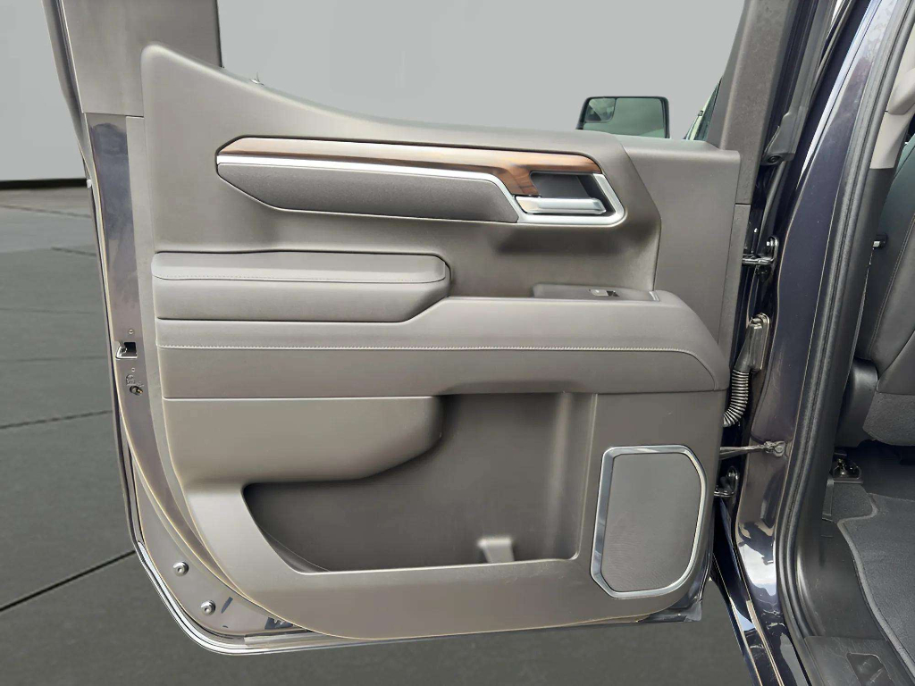 2026 GMC Sierra 1500 SLT - Photo 19