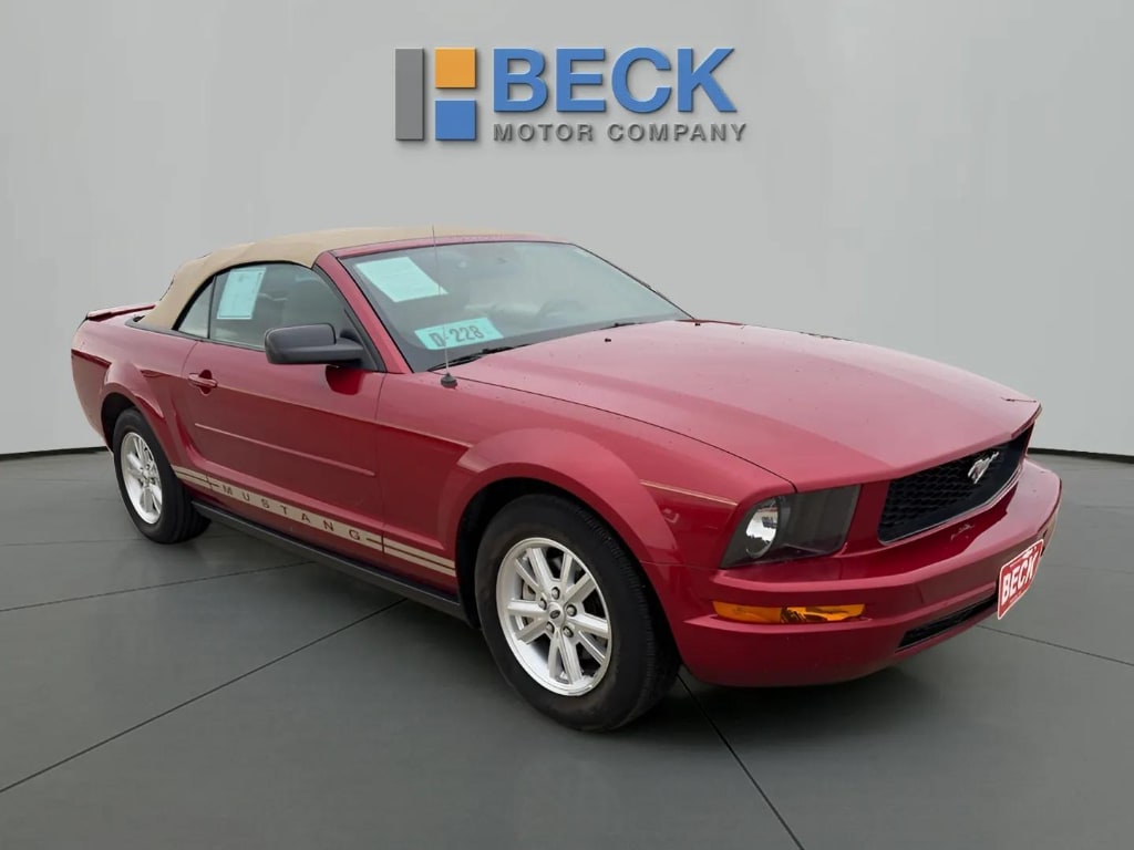 2007 Ford Mustang Deluxe