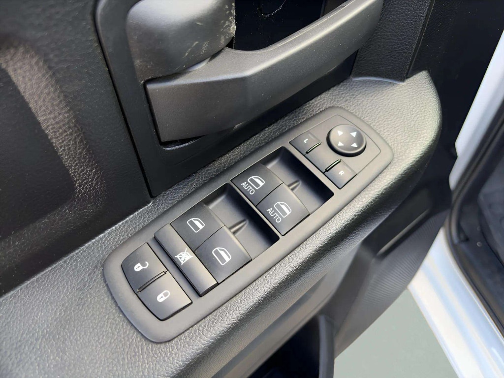 2023 RAM Ram 1500 Classic Express - Photo 29