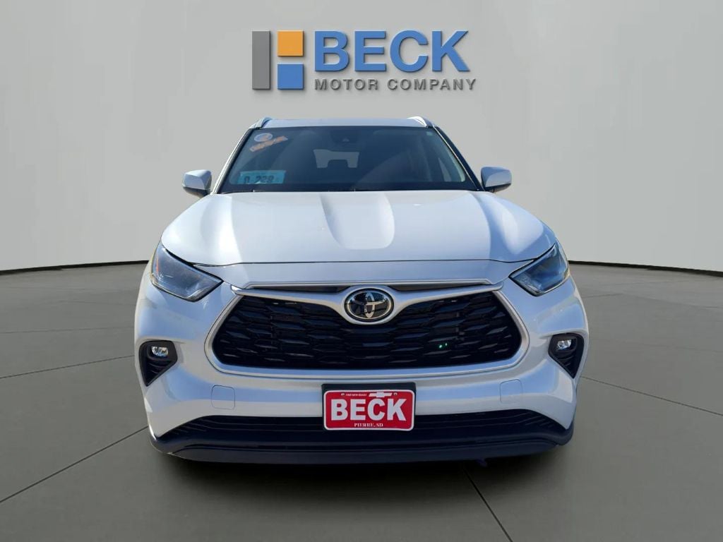 Used 2022 Toyota Highlander XLE SUV