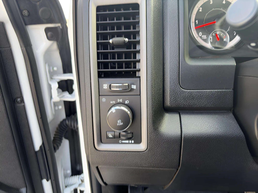 2023 RAM Ram 1500 Classic Express - Photo 22