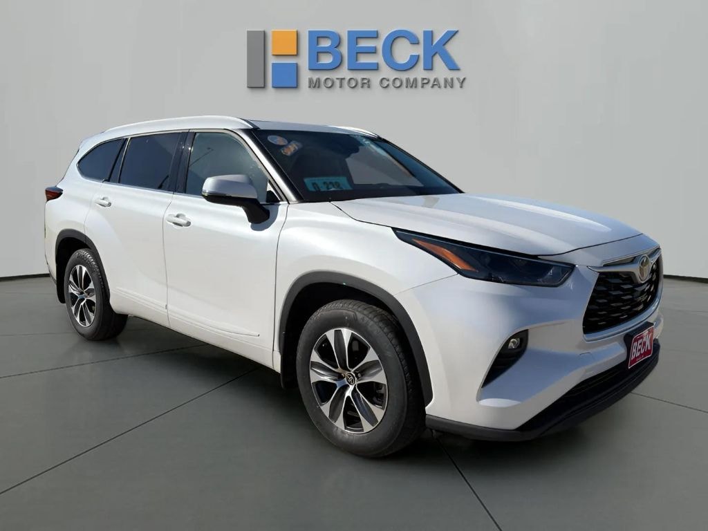 Used 2022 Toyota Highlander XLE SUV