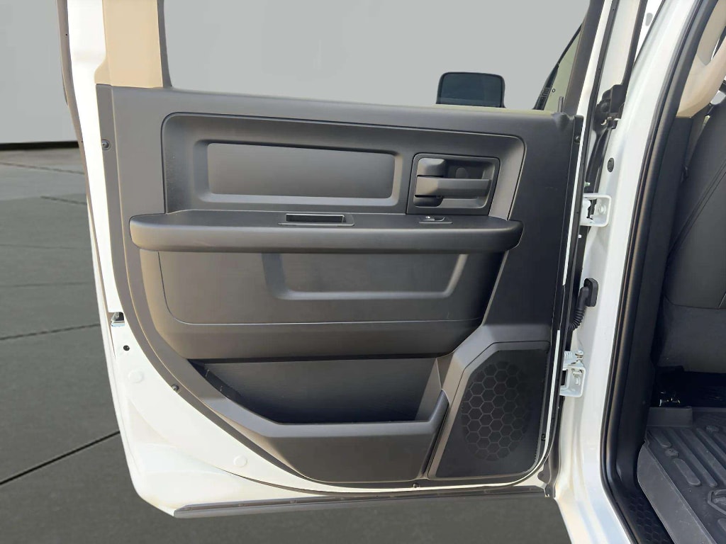 2023 RAM Ram 1500 Classic Express - Photo 18
