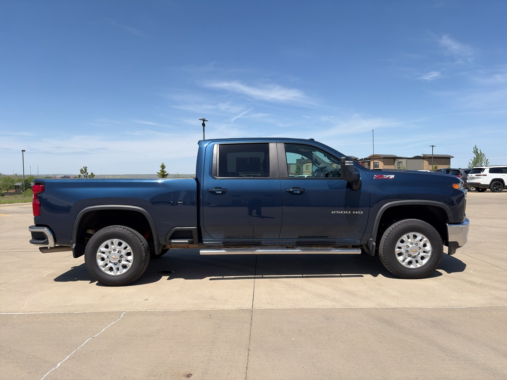 2021 Chevrolet Silverado HD LT 4WD Crew Cab Standard Box's photo