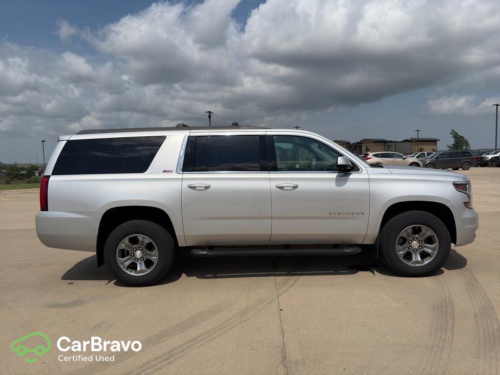 2017 Chevrolet Suburban 4WD 1500 LT's photo