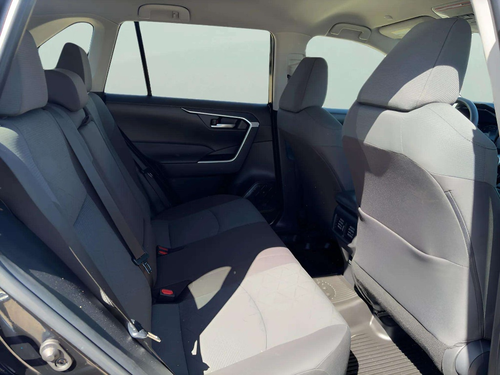2023 Toyota RAV4 XLE - Photo 13