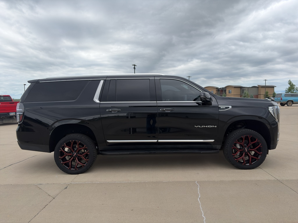 2023 GMC Yukon 4WD SLT's photo