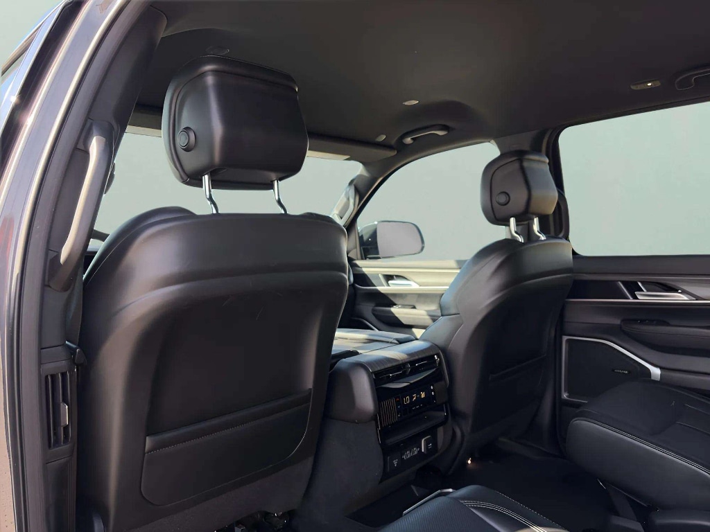 2024 Jeep Wagoneer Series III - Photo 22