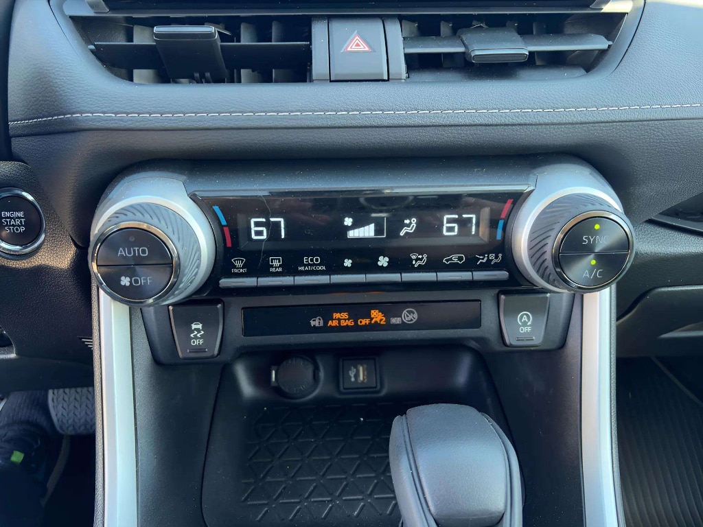 2023 Toyota RAV4 XLE - Photo 25