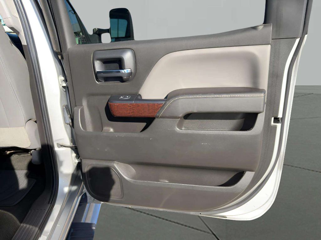 2017 GMC Sierra 1500 SLT - Photo 18