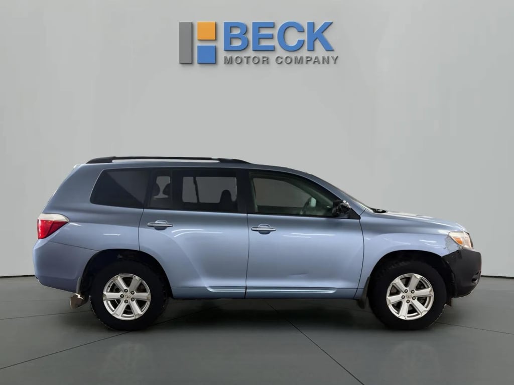 Used 2010 Toyota Highlander SE with VIN 5TDJK3EH4AS008454 for sale in Pierre, SD