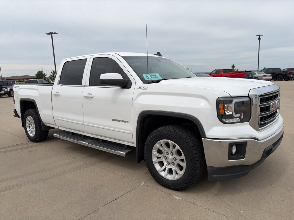 Used 2015 GMC Sierra 1500 SLE with VIN 3GTU2UEC9FG242814 for sale in Pierre, SD