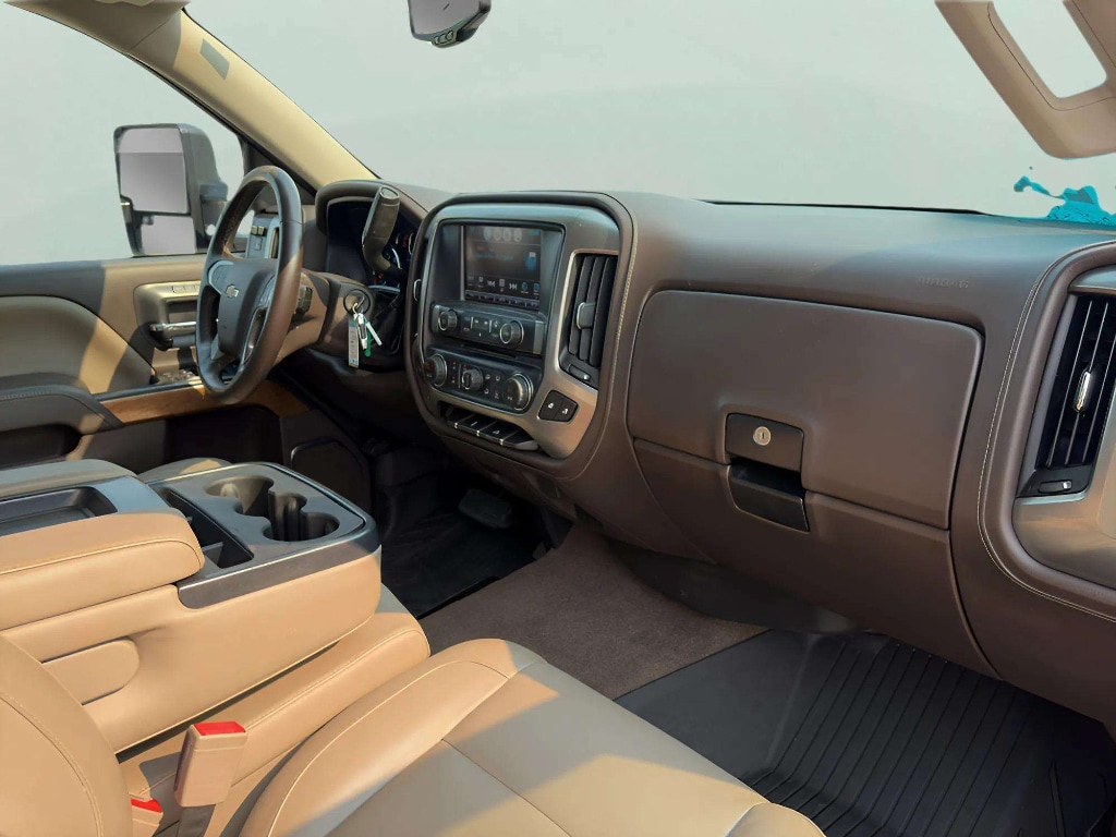 2018 Chevrolet Silverado 1500 LTZ - Photo 12