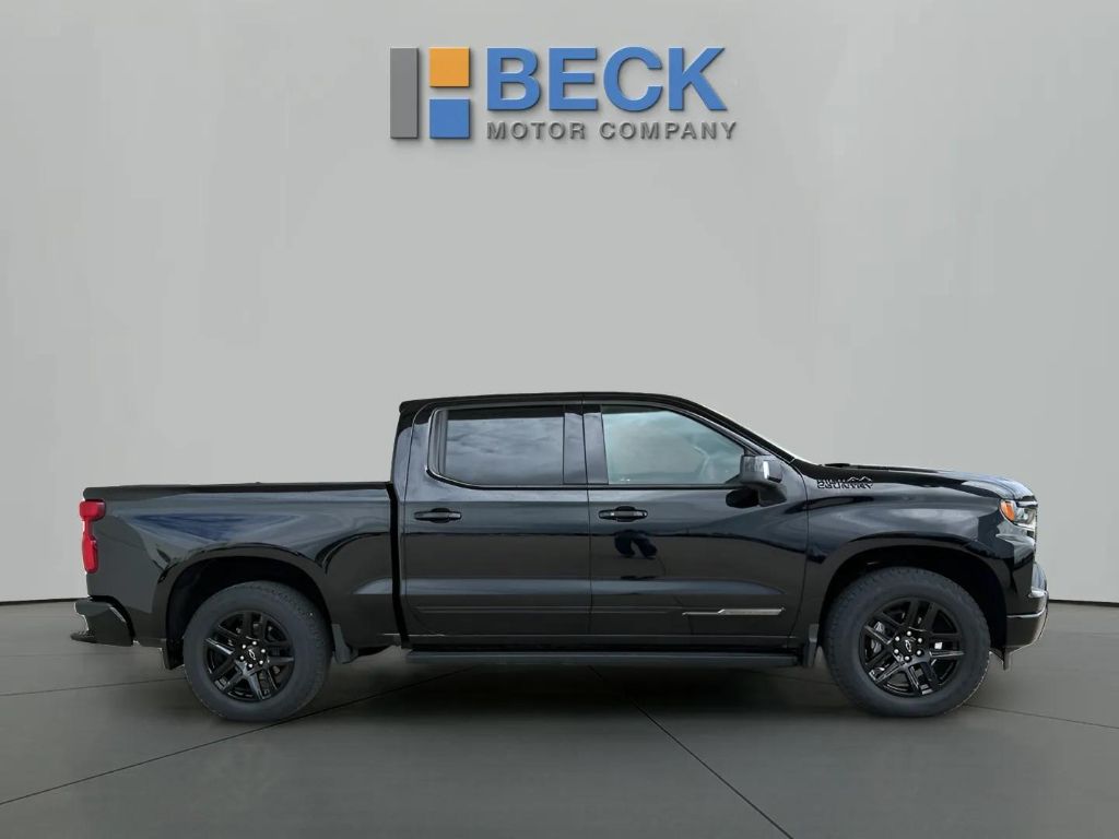 Used 2025 Chevrolet Silverado 1500 High Country with VIN 1GCUKJE84SZ178489 for sale in Pierre, SD