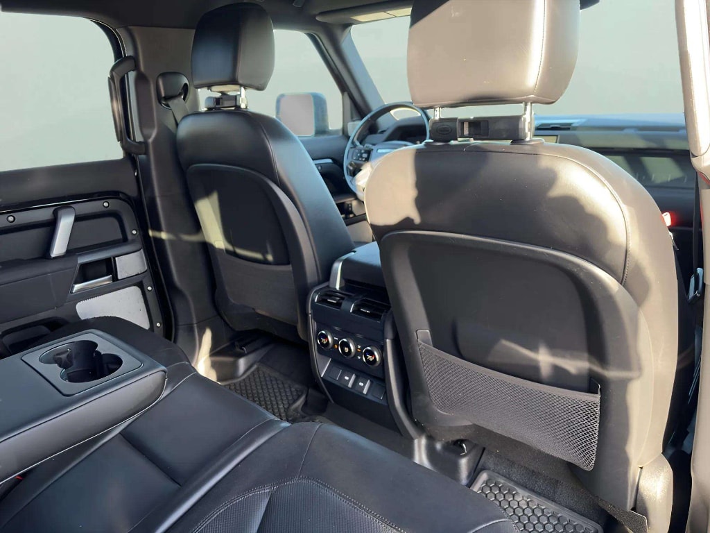 2023 Land Rover Defender X-Dynamic SE - Photo 18