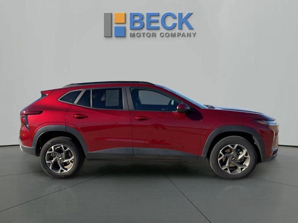 Used 2024 Chevrolet Trax LT SUV