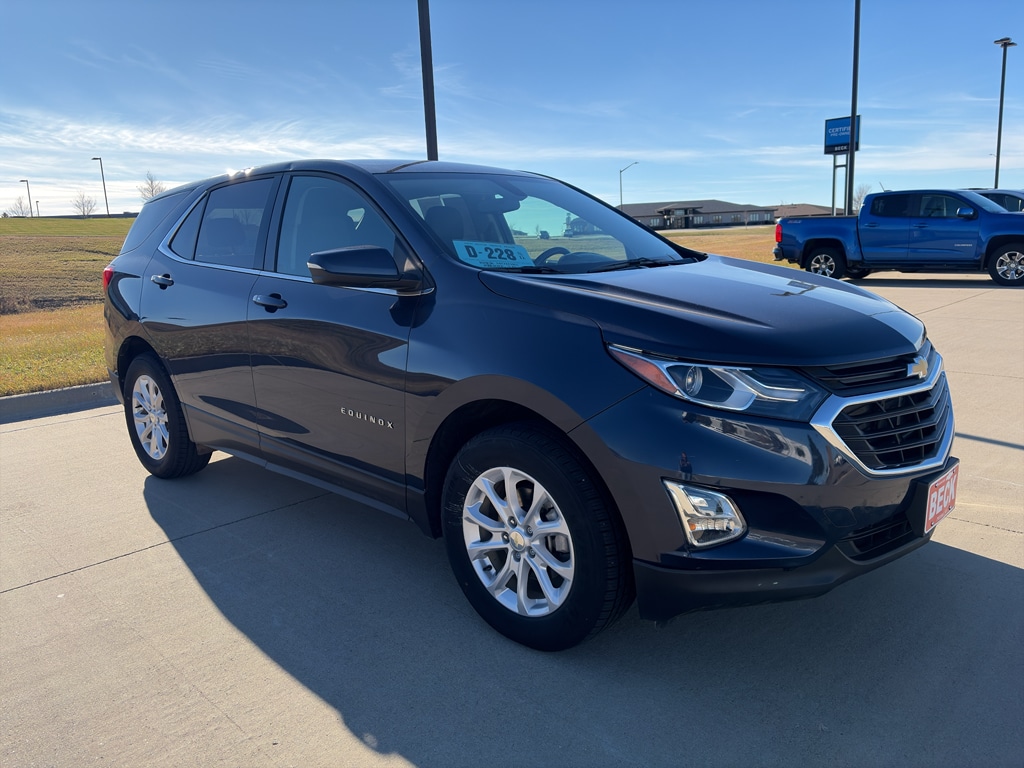 Used 2018 Chevrolet Equinox LT with VIN 3GNAXSEV6JL366475 for sale in Pierre, SD