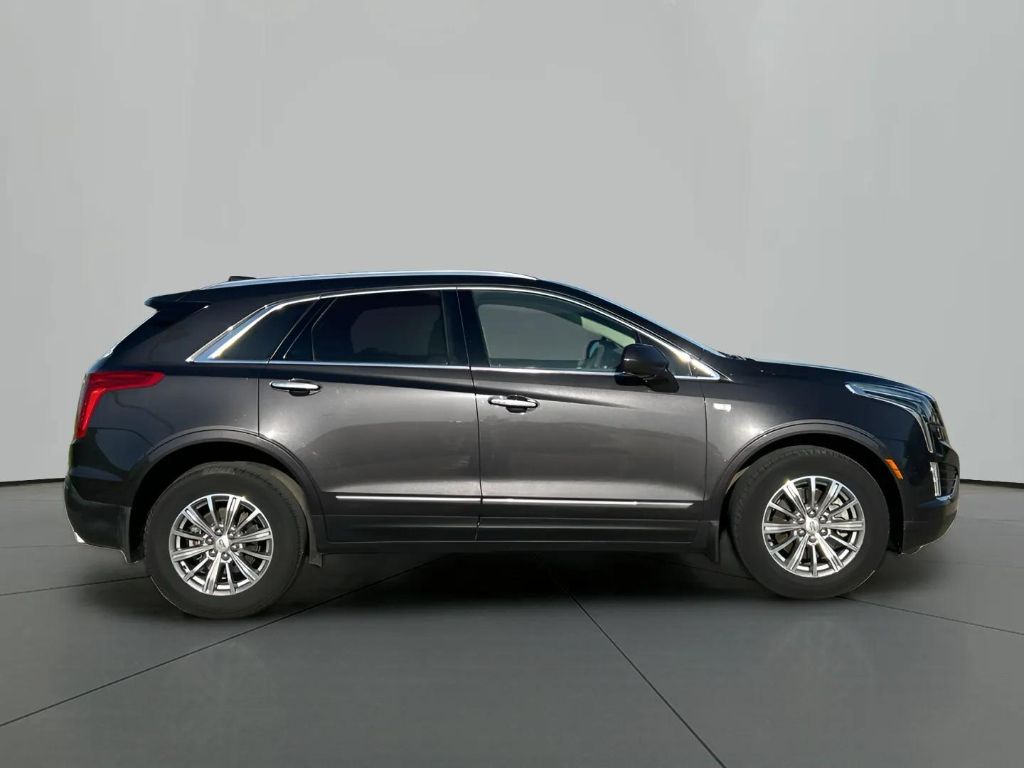 Used 2017 Cadillac XT5 Luxury with VIN 1GYKNDRS1HZ266067 for sale in Pierre, SD