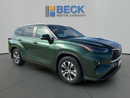 2024 Toyota Highlander LE