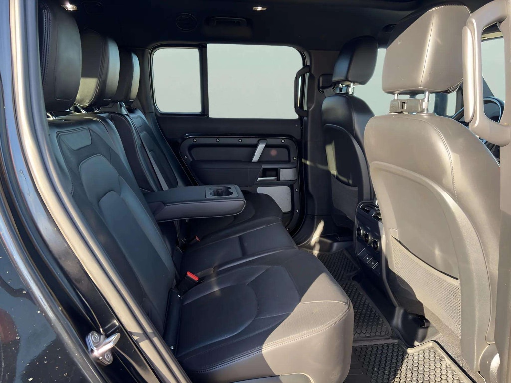 2023 Land Rover Defender X-Dynamic SE - Photo 16