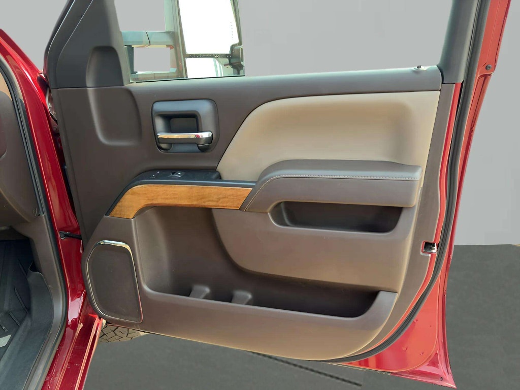 2018 Chevrolet Silverado 1500 LTZ - Photo 13