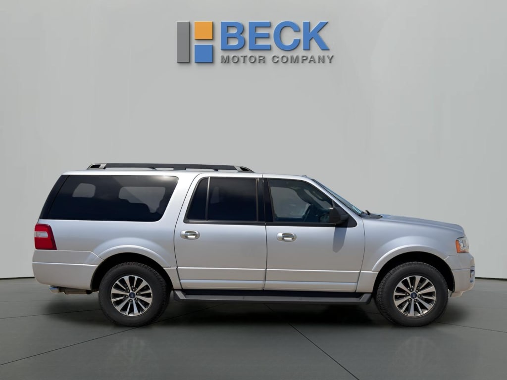 Used 2016 Ford Expedition XLT with VIN 1FMJK1JT8GEF31887 for sale in Pierre, SD