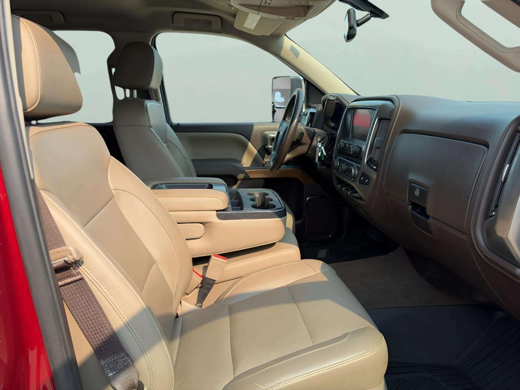 2018 Chevrolet Silverado 1500 LTZ - Photo 10