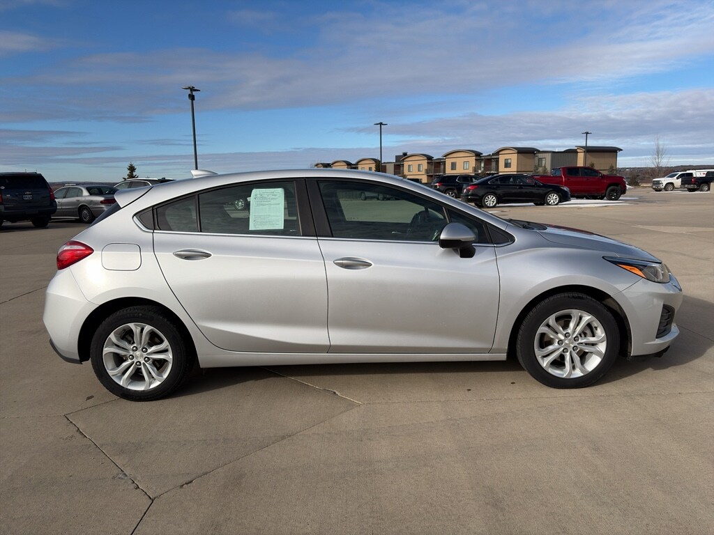 2019 Chevrolet Cruze LT's photo