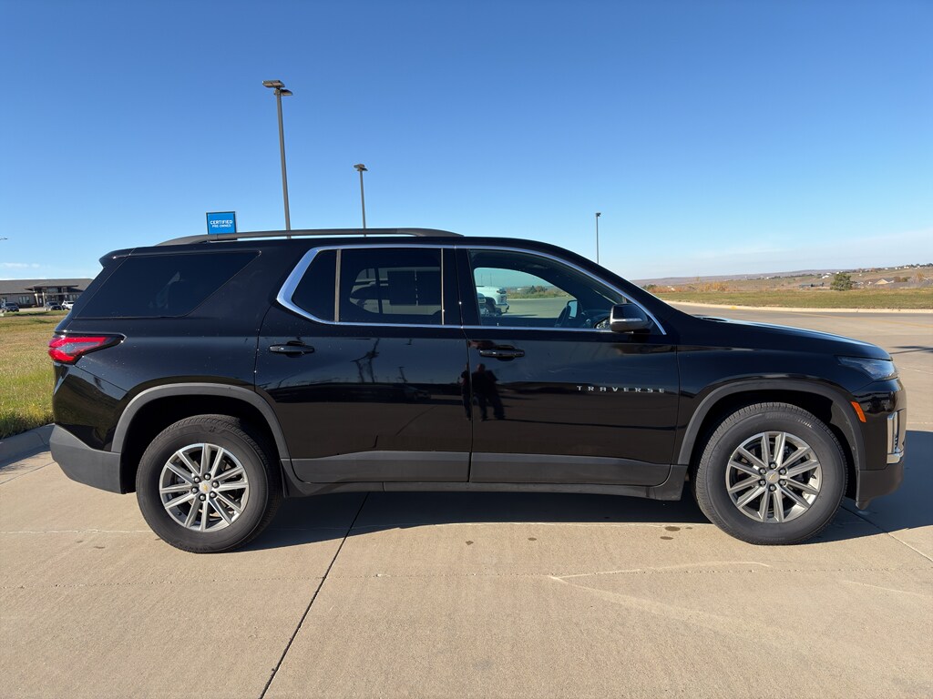 Certified 2023 Chevrolet Traverse LT Cloth SUV