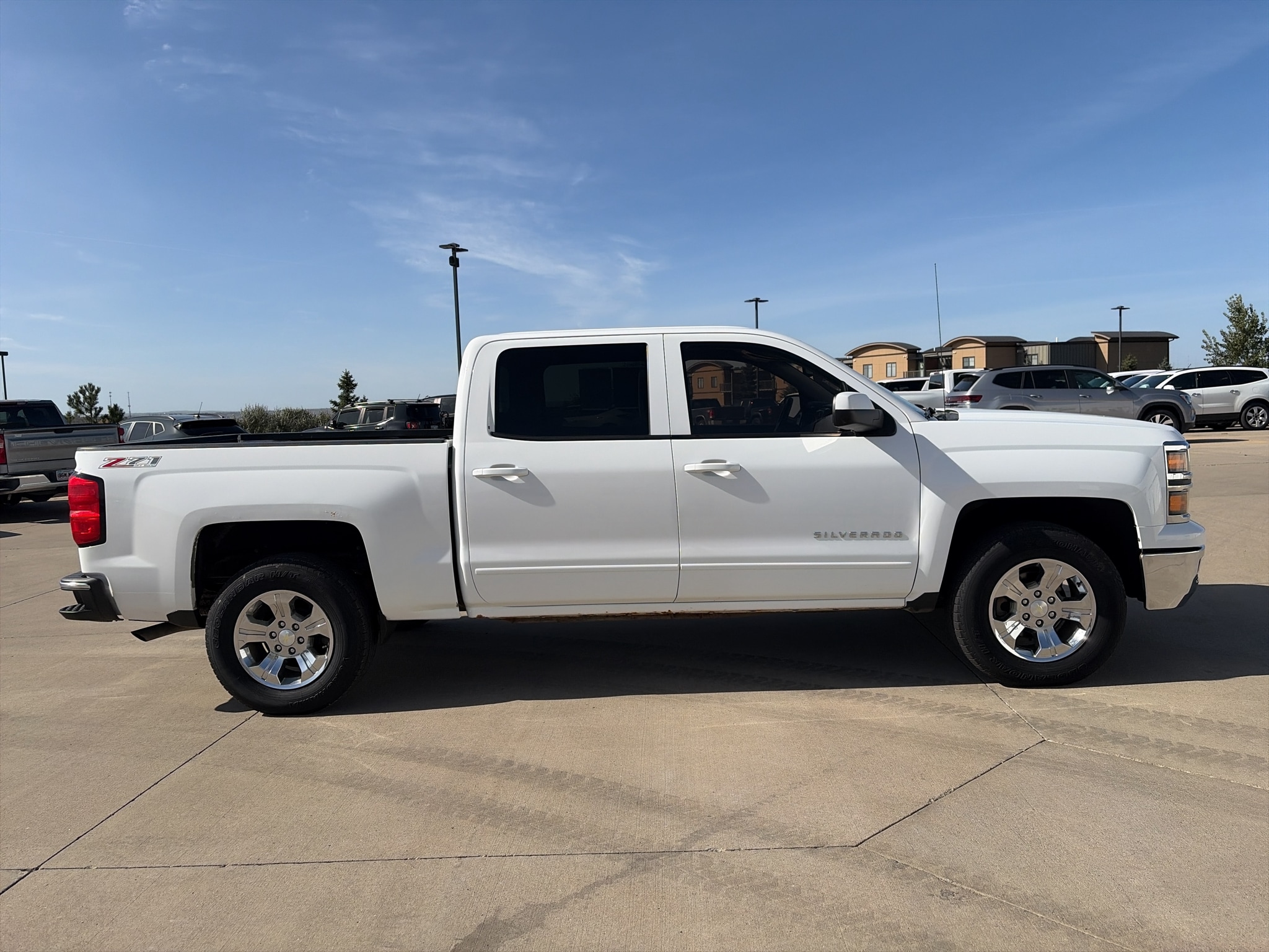 Used 2015 Chevrolet Silverado 1500 LT with VIN 3GCUKREC4FG523108 for sale in Pierre, SD
