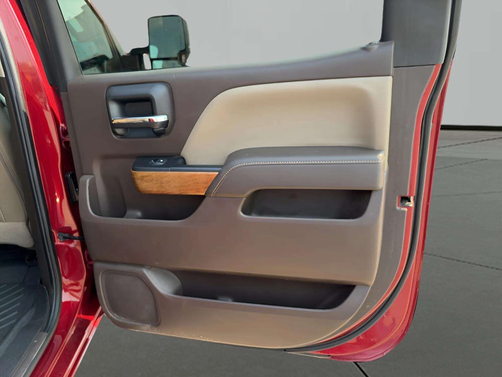 2018 Chevrolet Silverado 1500 LTZ - Photo 15