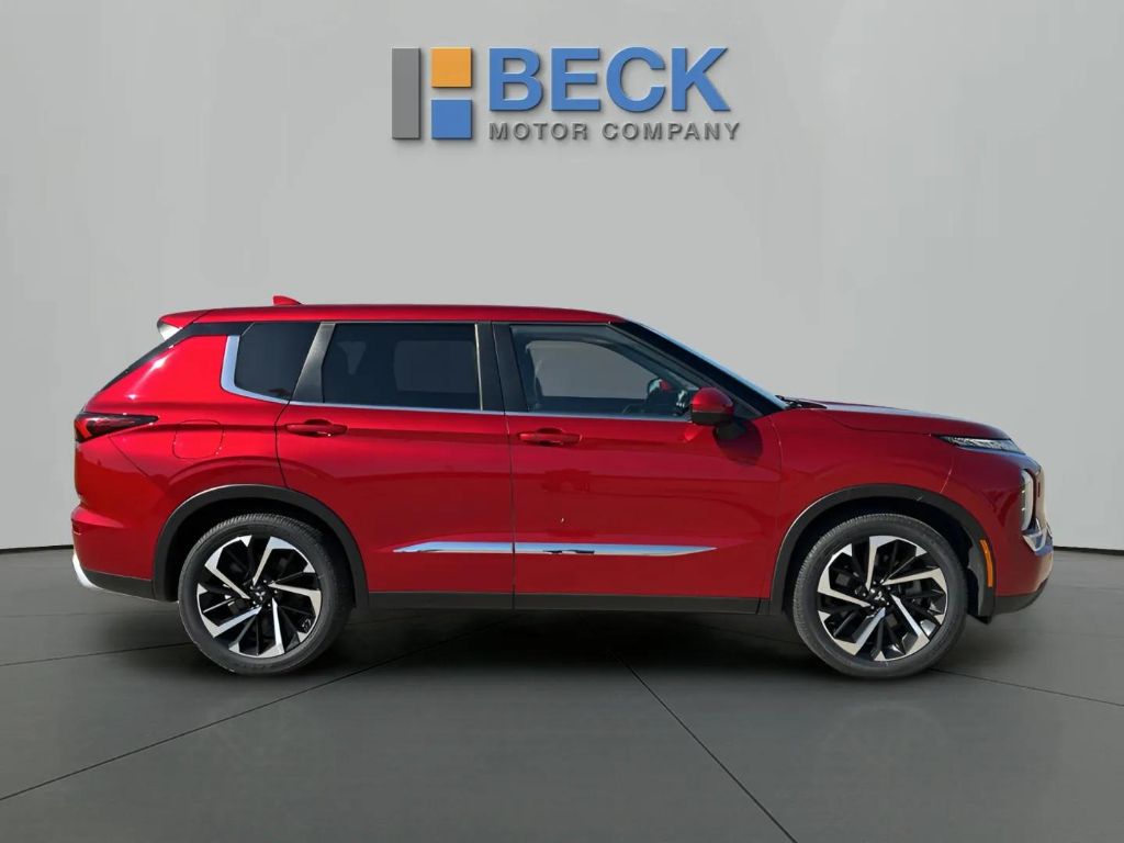 Used 2022 Mitsubishi Outlander SE with VIN JA4J4UA84NZ038767 for sale in Pierre, SD