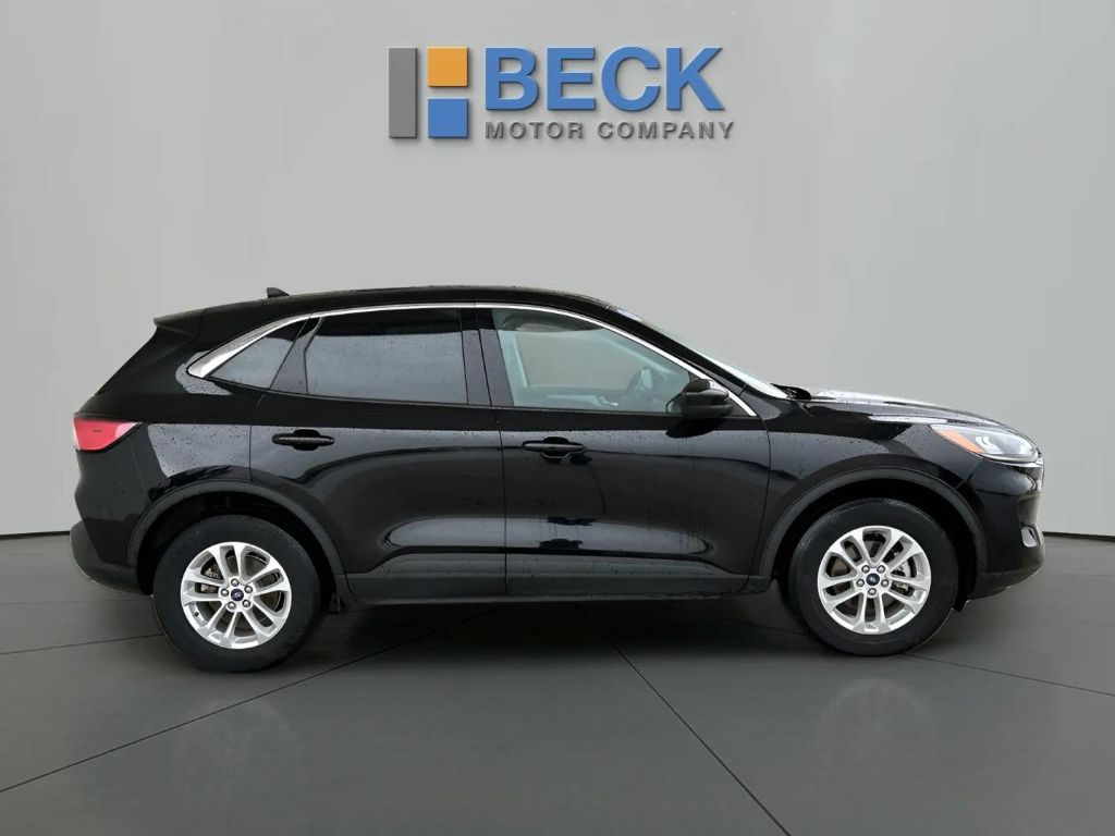 Used 2021 Ford Escape SE with VIN 1FMCU9G6XMUA22887 for sale in Pierre, SD