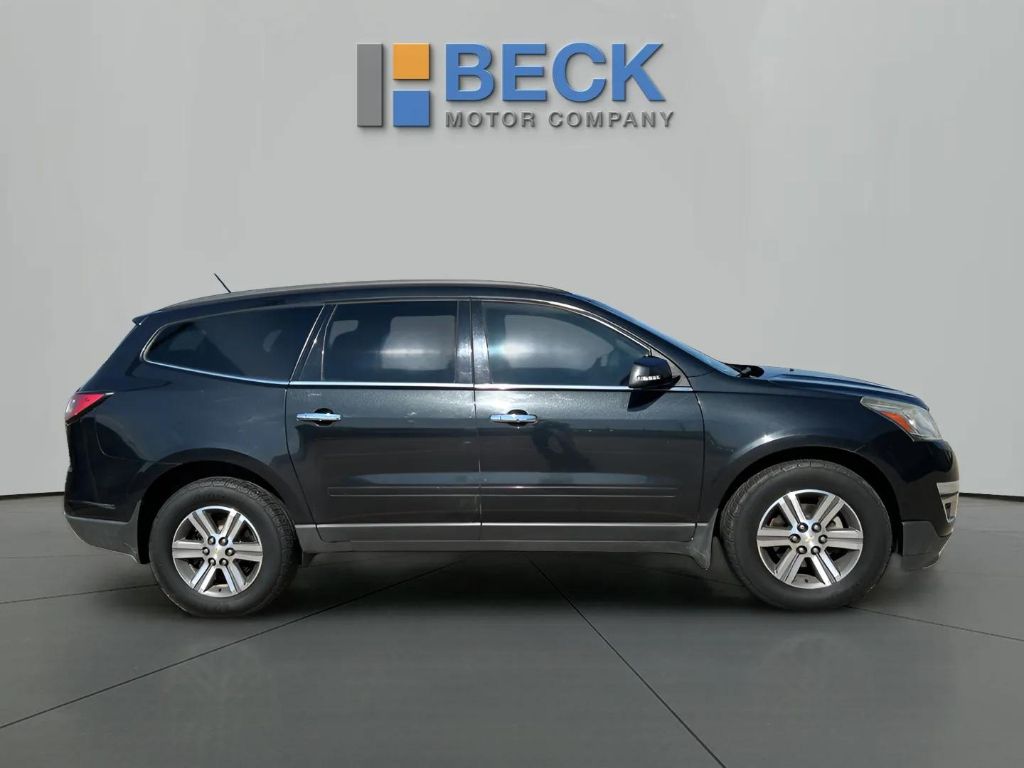 Used 2015 Chevrolet Traverse 2LT with VIN 1GNKVHKD2FJ303610 for sale in Pierre, SD