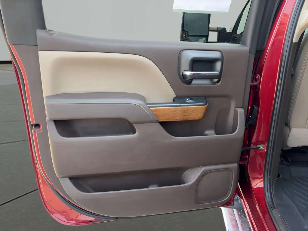 2018 Chevrolet Silverado 1500 LTZ - Photo 17