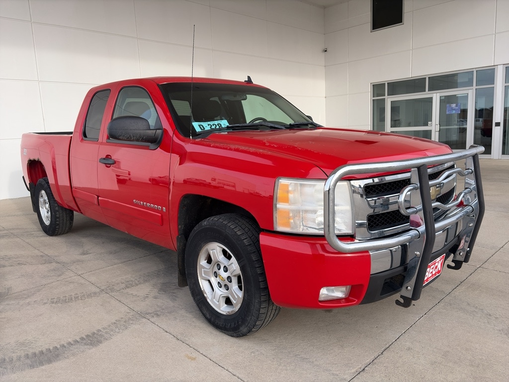 Used 2008 Chevrolet Silverado 1500 1LT with VIN 1GCEK19088Z261828 for sale in Pierre, SD