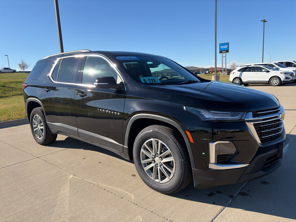 Certified 2023 Chevrolet Traverse LT Cloth SUV