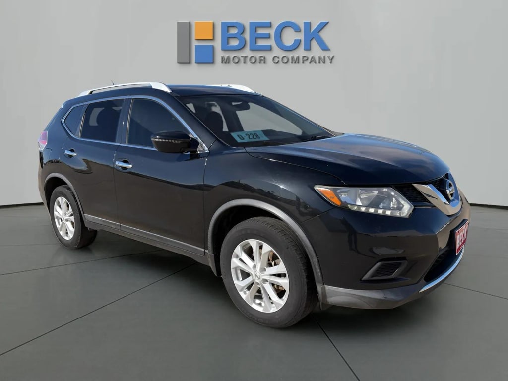Used 2016 Nissan Rogue SV with VIN KNMAT2MV7GP710012 for sale in Pierre, SD