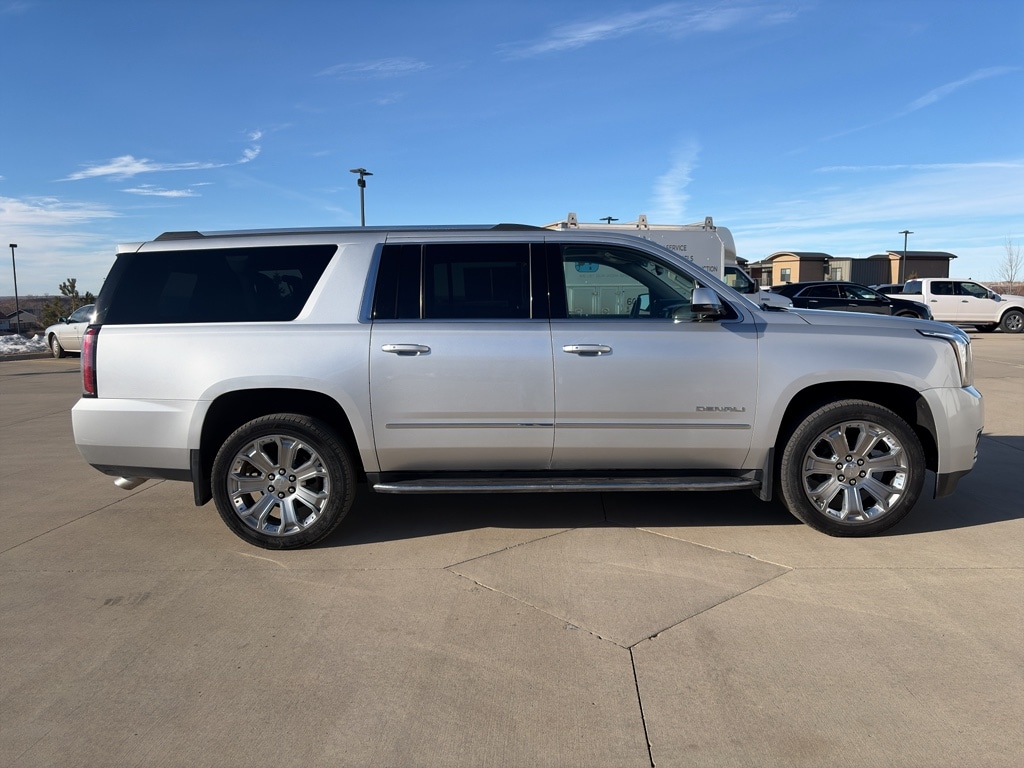 2020 GMC Yukon XL Denali's photo