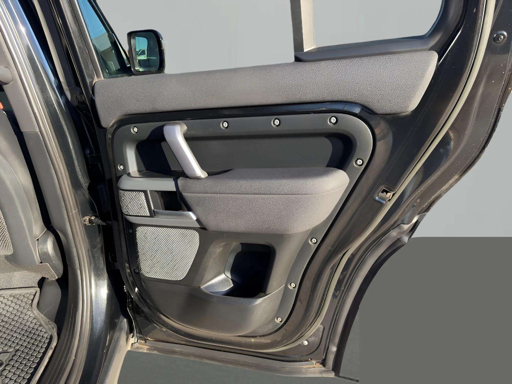 2023 Land Rover Defender X-Dynamic SE - Photo 19