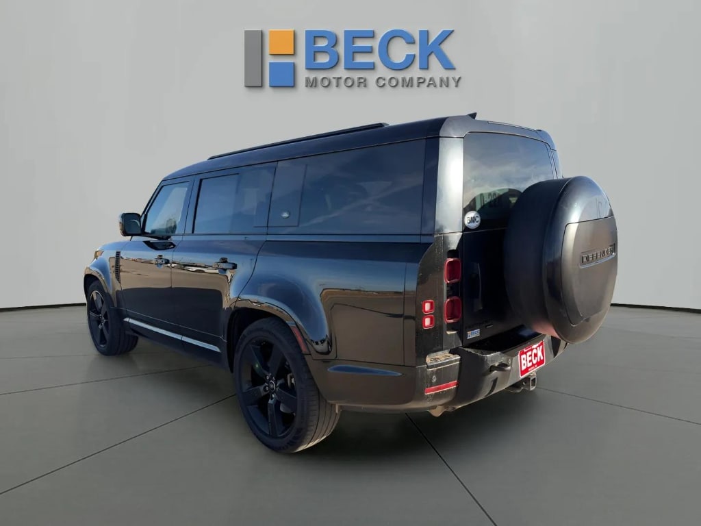 2023 Land Rover Defender X-Dynamic SE - Photo 7
