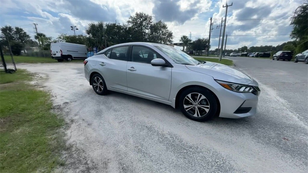 2022 Nissan Sentra SV photo 2