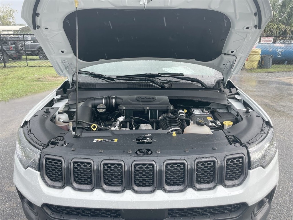 2023 Jeep Compass Trailhawk photo 2