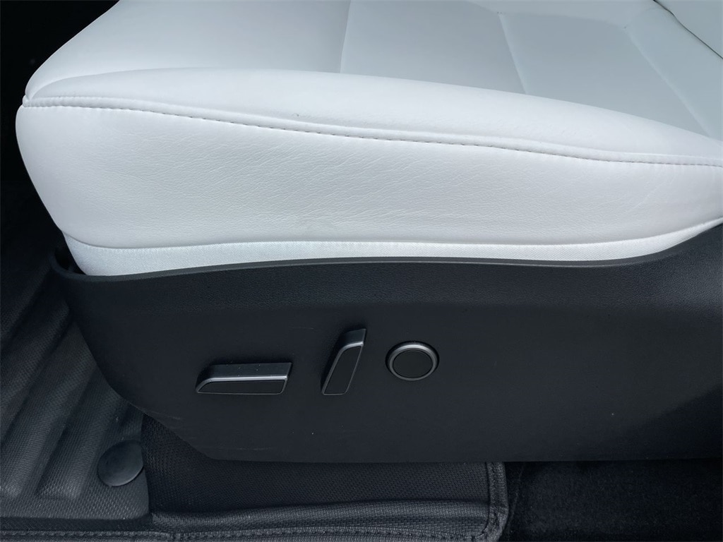 2023 Tesla Model Y Long Range - Photo 12
