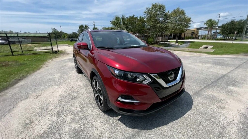 2022 Nissan Rogue Sport SL photo 2