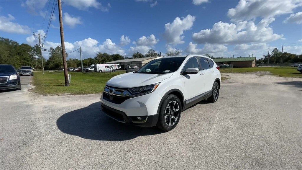 2019 Honda CR-V Touring photo 3