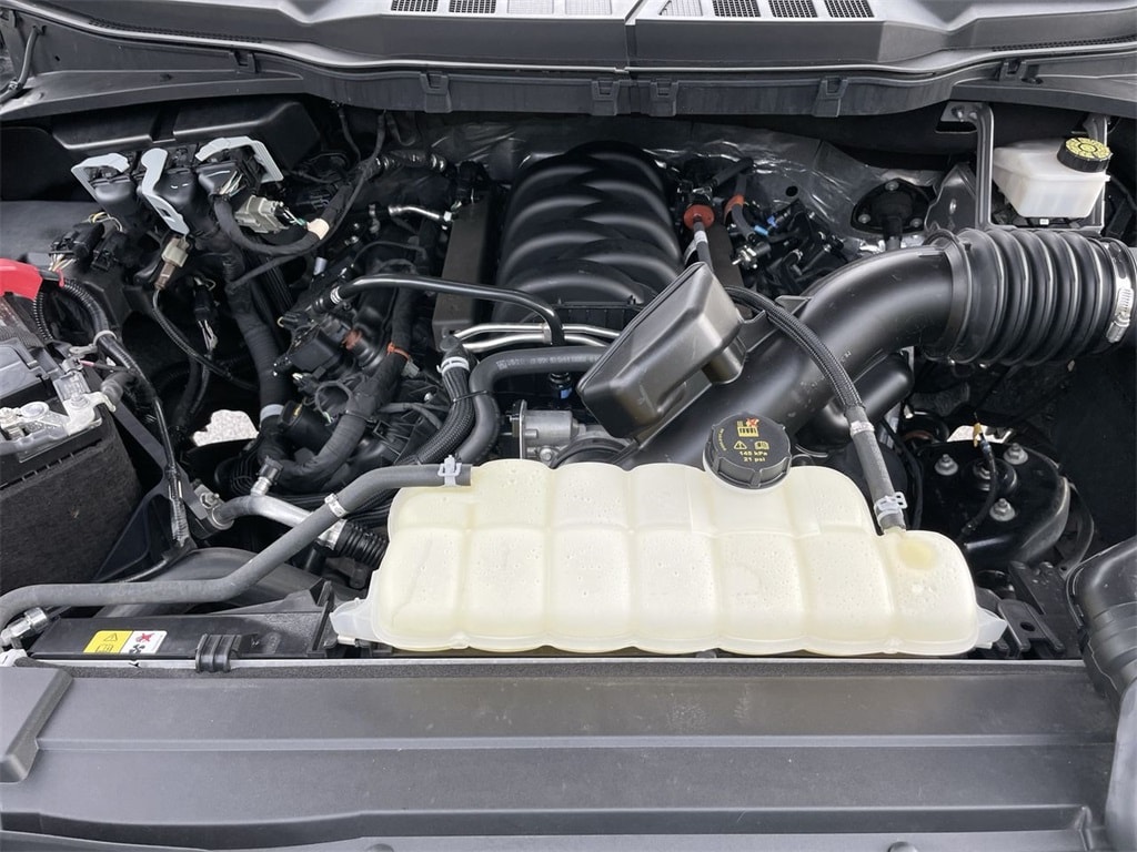 2023 Ford F-150 XLT photo 2