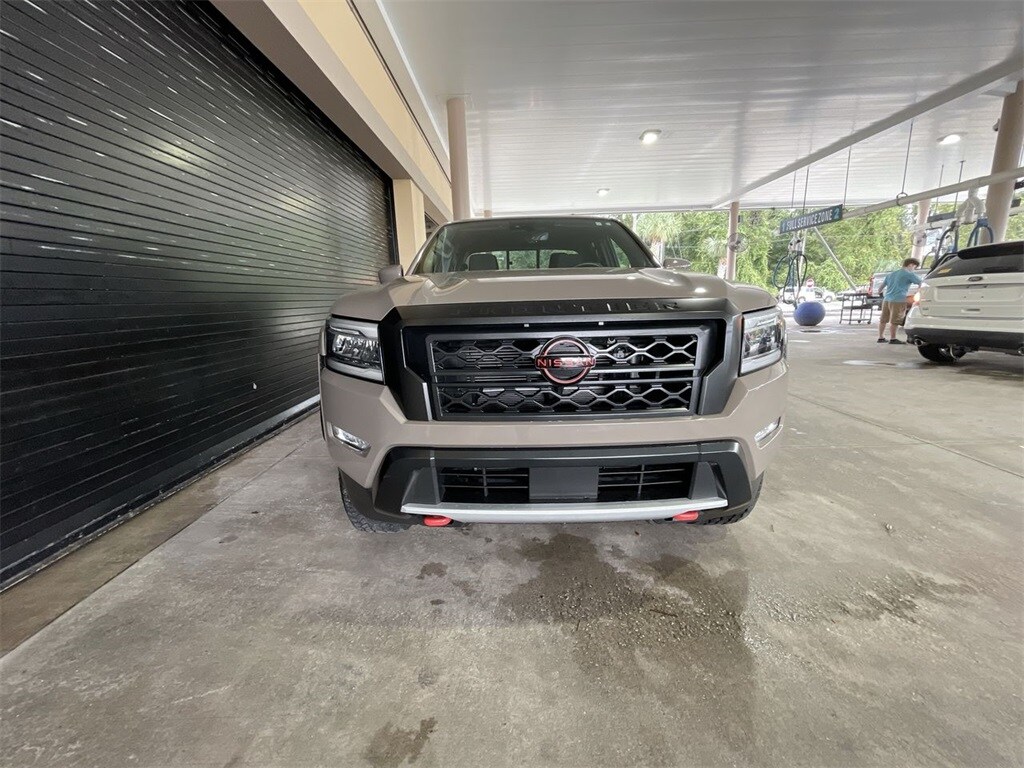 2022 Nissan Frontier PRO-X photo 3