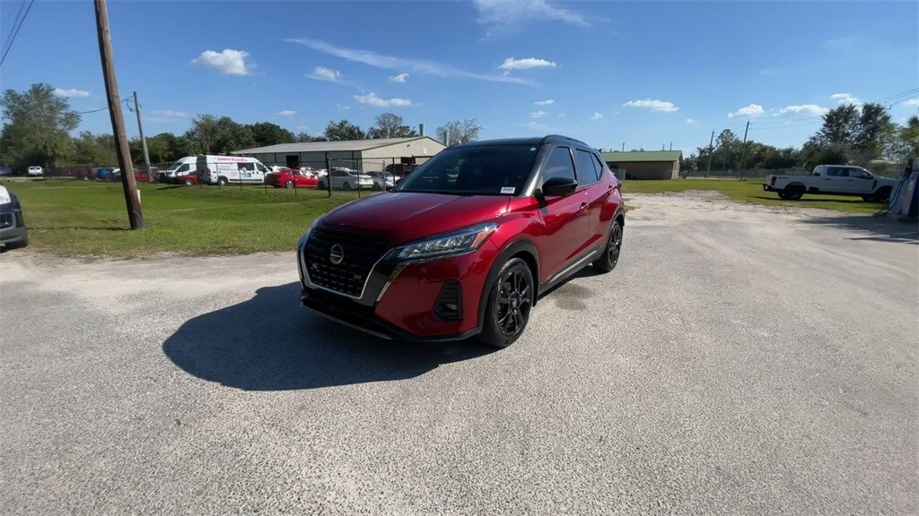 2021 Nissan Kicks SR photo 4